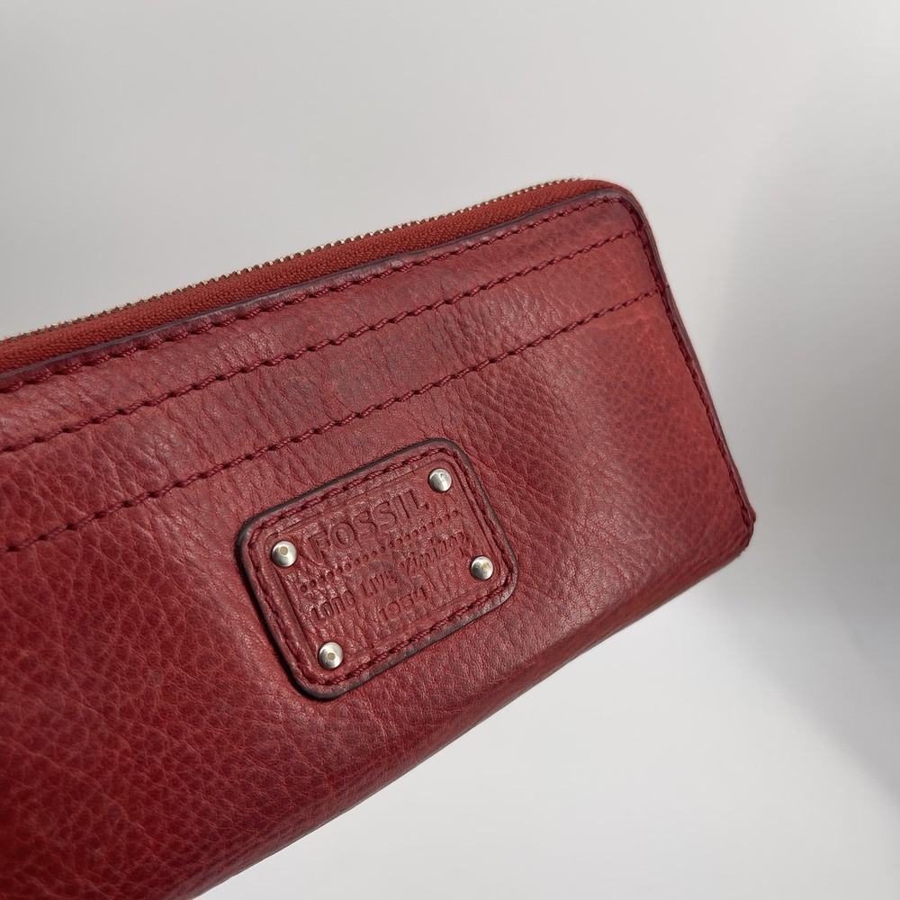 Fossil RARE Long Live Vintage Y2K Bifold Red Lamb Hide Leather Zip Wallet